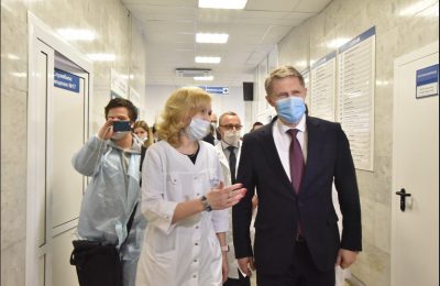 Министр здравоохранения России Михаил Мурашко проверил ход вакцинации против коронавируса в Новосибирской области