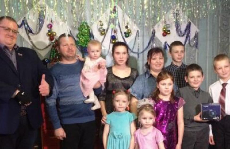 Мечту семьи Ширяевых из Искитимского района исполнил депутат Заксобрания