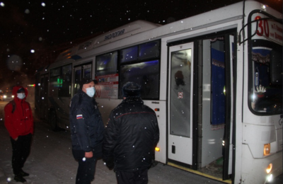 Более 40 нарушителей масочного режима поймали в общественном транспорте в Новосибирске