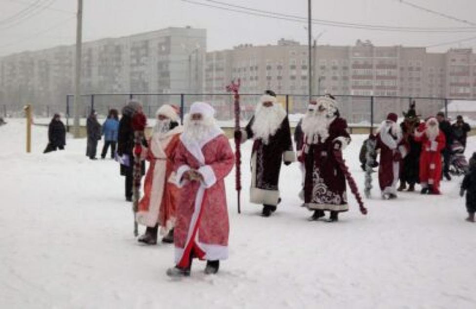 Еще больше Дедов Морозов хотят видеть в Линево
