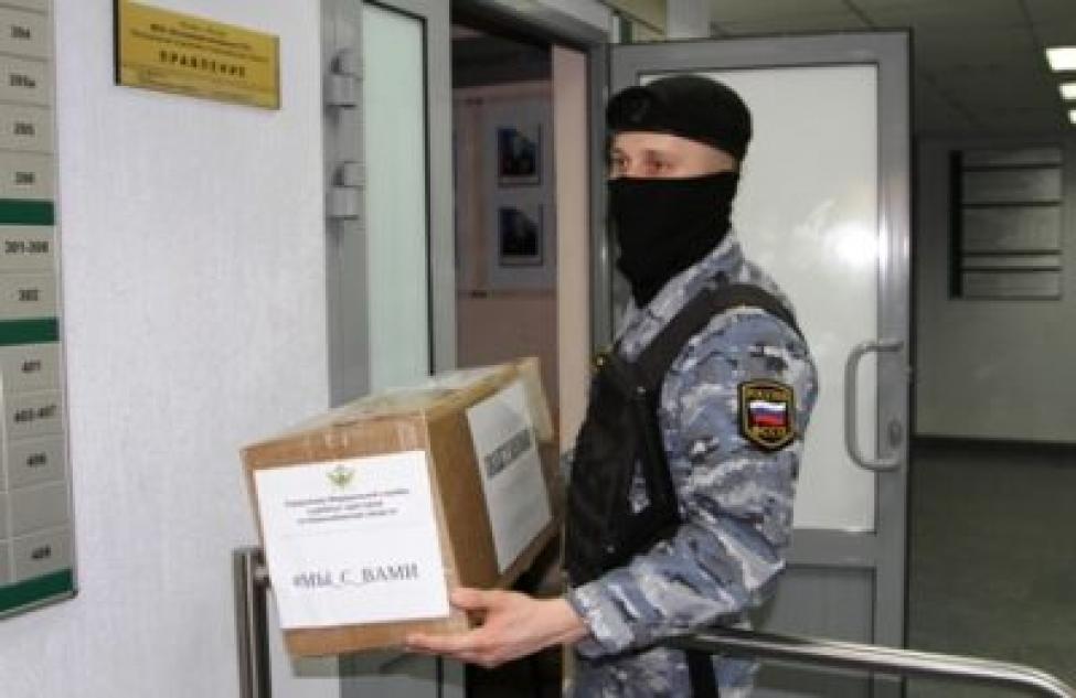 Очередной груз гуманитарной помощи на Донбасс отправили новосибирские приставы