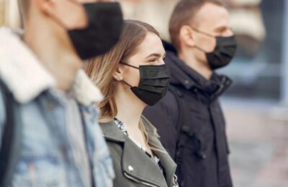 Жителям Новосибирской области рекомендовали вновь надевать маски в общественном транспорте