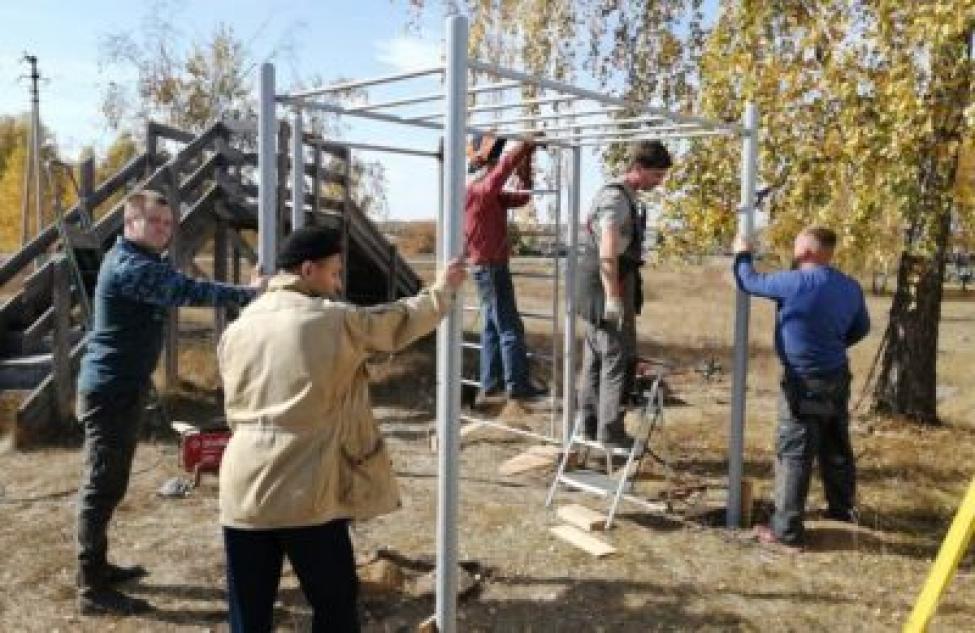 Общественники установили спортивную площадку в селе Бурмистрово
