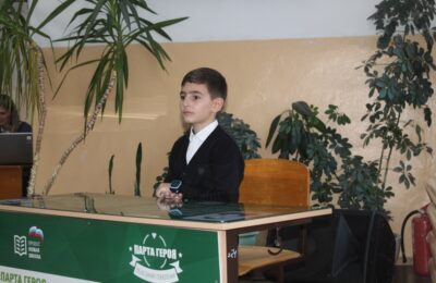 «Парта героя» появилась в Тальменской средней школе Искитимского района