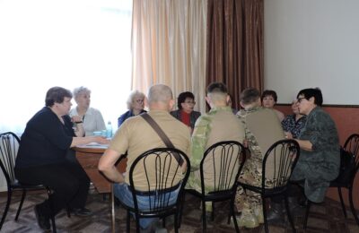 Конкретную и адресную помощь попросили участники СВО на встрече с помощником депутата регионального Заксобрания