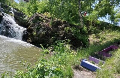 Местные жители навели порядок у водопада в селе Гусельниково