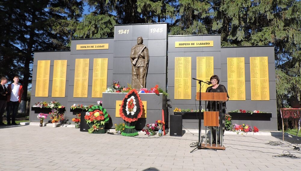 На торжественном митинге. Фото Анны Зубаревой