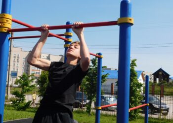 Соревнования турникмэнов. Фото Анны Зубаревой