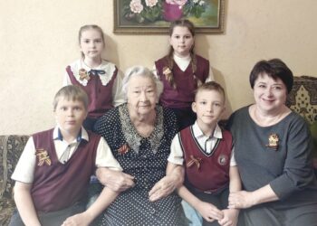 Фото из архива школьного музея шк.9 г.Искитима