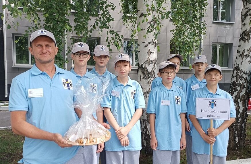 Команда Новосибирской области, руководитель Алексей Фомичев. Фотография Центр детского технического творчества СПУТНИК