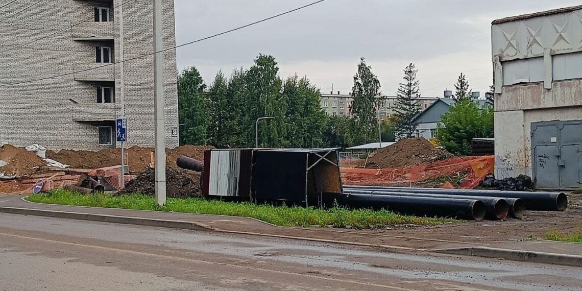 "Теплосеть" не успела выполнить весь необходимый ремонт на магистральном трубопроводе, поэтому подача горячего водоснабжения задерживается.