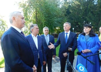 У мемориального комплекса в селе Лебедевка. Фото Анны Зубаревой