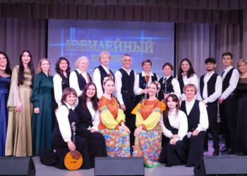 Коллектив ЛДШИ. Фото Анны Зубаревой