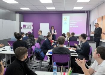 Открытие профильной смены. Фото Центра детского научно-технического творчества «Спутник»