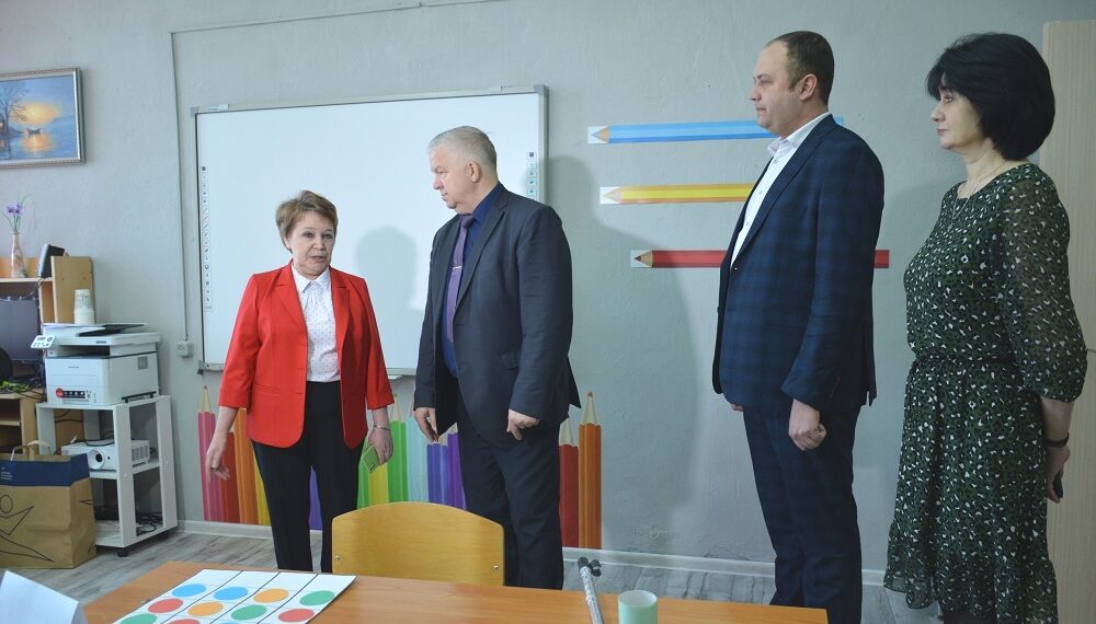 В комнате психологической разгрузки.