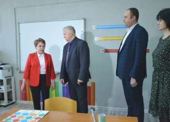 В комнате психологической разгрузки.