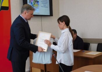 награждение победителей конкурса. Фото Анны Зубаревой