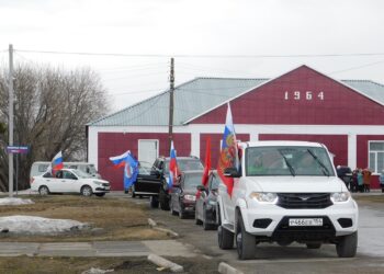 Начало автопробега. Фото Анны Зубаревой