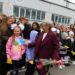 Загадывают желания первоклассники. Фото Анны Зубаревой